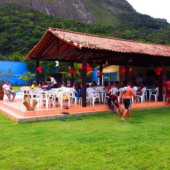Foto 9 da Mansão Niterói — espaço para eventos com piscina, área verde e salões em Niterói